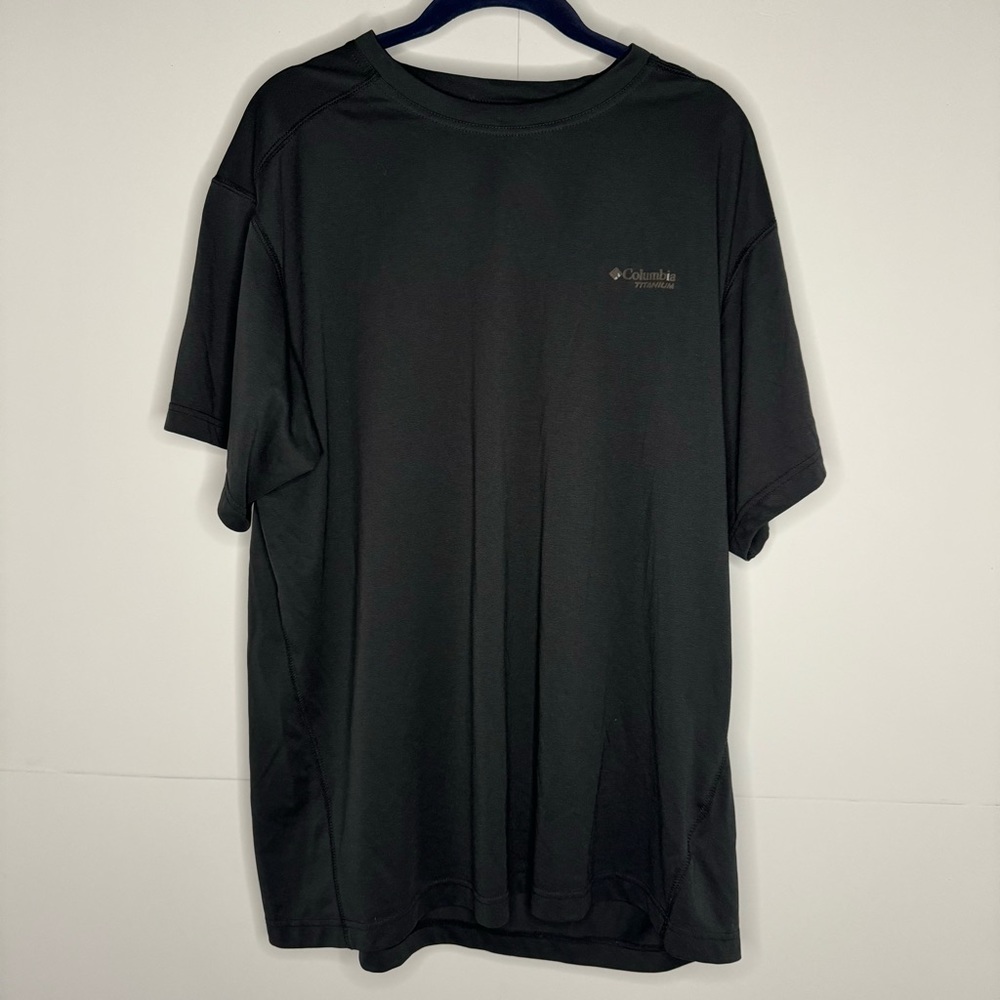 Columbia Titanium - black- Polyester Short Sleeve Men's Shirt size XL
